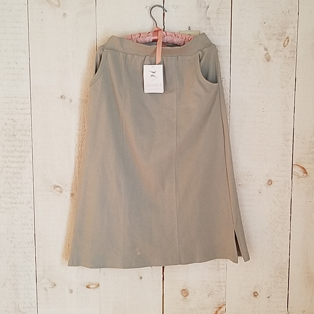 Simple Light Green Skirt with Pockets